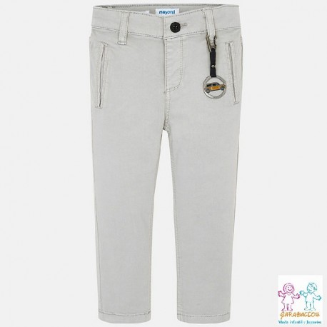 Pantalon chino con llavero